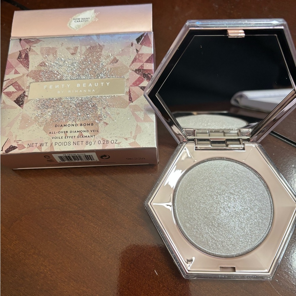 Fenty beauty diamond bomb in how many carats? Brand new in box never used